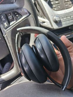 Beats for sale (wireless)