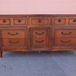 Vintage dresser