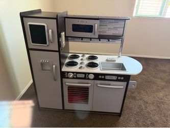 Play kitchen