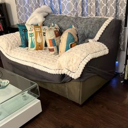 $20 Love Seat
