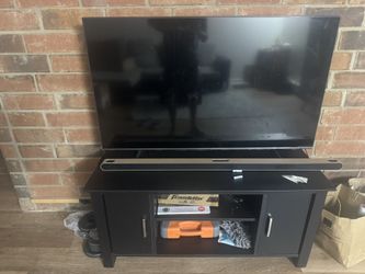 Samsung QLED TV With Table