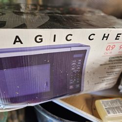 900 Watt Magic Chef Microwave