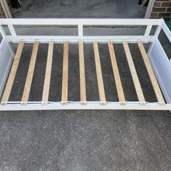 Twin Bed Free