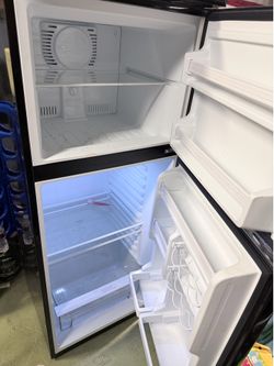 Galanz refrigerator and freezer combo