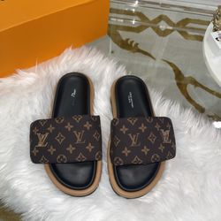 Louis Vuitton Pool Pillow Sandal- Size- 8 