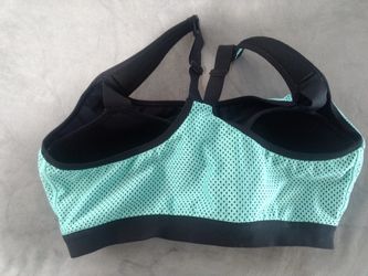 Victoria's secret front closure sports bra 35D for Sale in