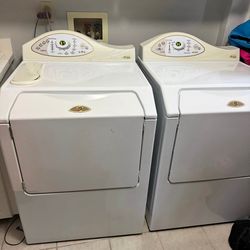 Maytag Washer & Dryer!    Free Delivery!