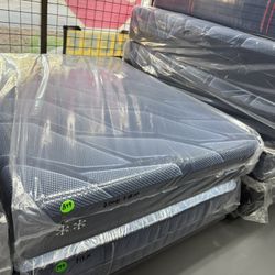 QUEEN SIZE SERTA ISERIES 2000 FIRM MATTRESS & BOX SPRING BED SET