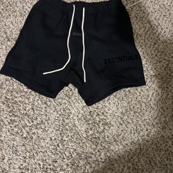 Essential shorts large