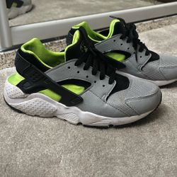 NIKE huarache 