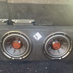 (2) 10” JBL Subwoofers w/ Rockford Fosgate Box