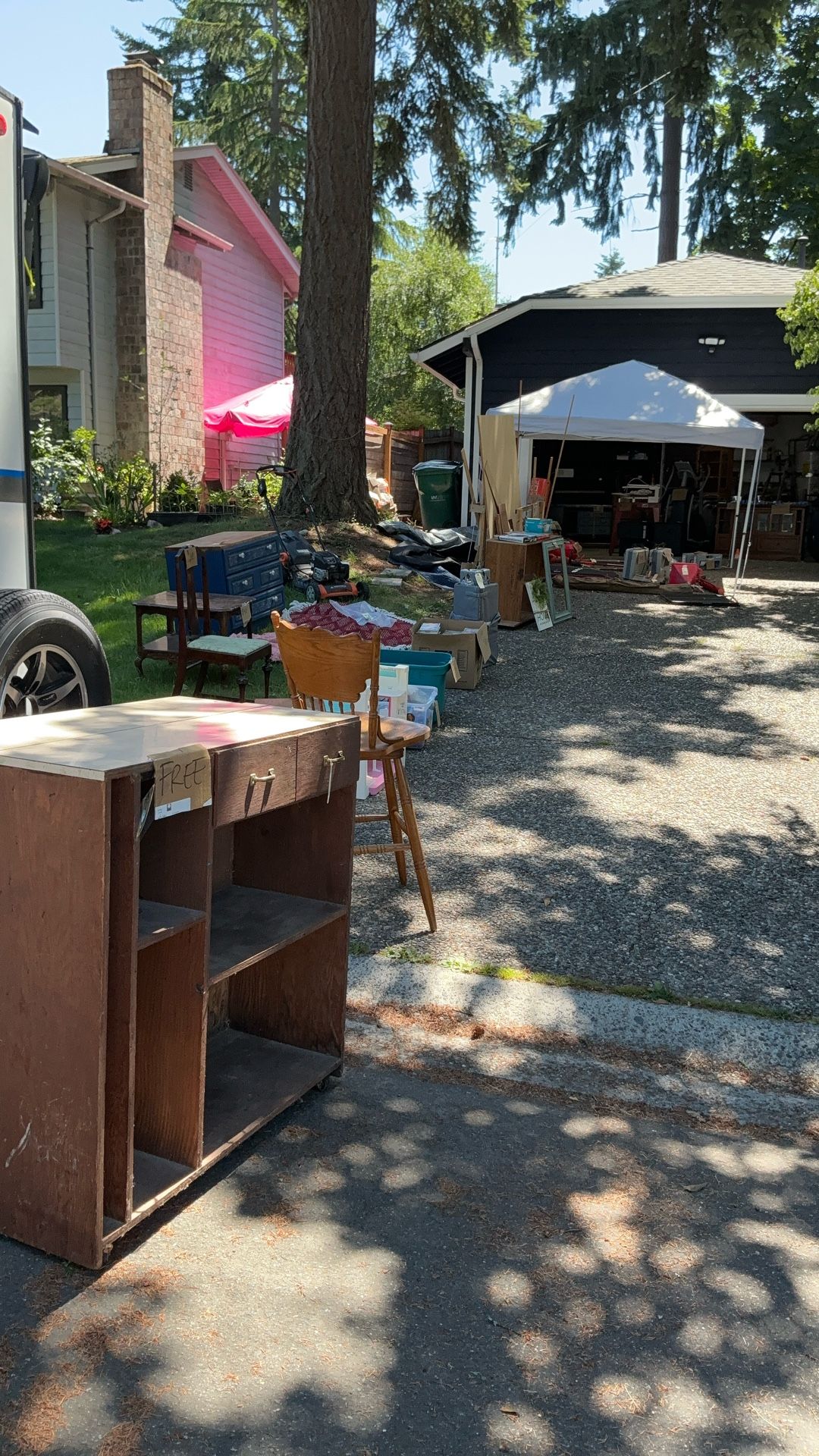 GARAGE SALE Every Fri, Sat, Sun Until July 14 (FINN HILL) 10-4pm