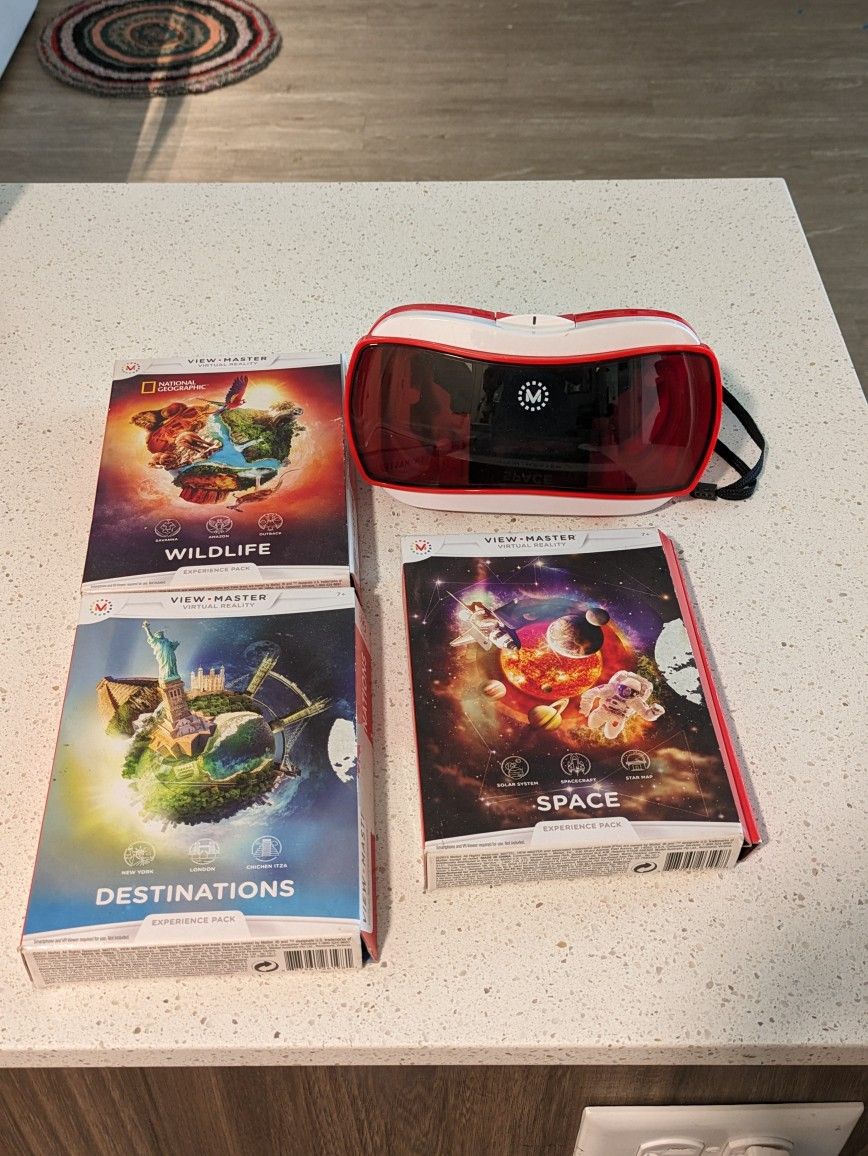 Mattel View Master Virtual Reality & 3 Experience Packs