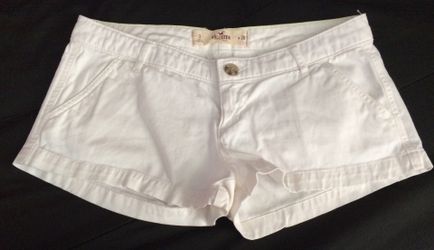 Hollister size 3 shorts euc