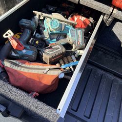 Tool box 5ft bed Tacoma