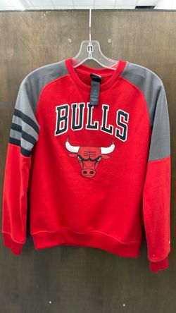 Youth Bulls sweat shirt. Item No 51 (Shopgoodwill)