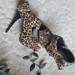 Rouge Leopard print open toe heel | Size 7.5|