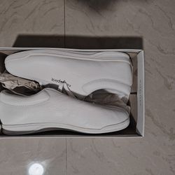 Easy Spirit Women's Lightweight Sneakers White, Size 9 D