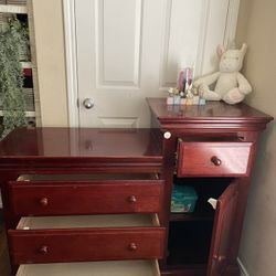 Chest / Changing Table 