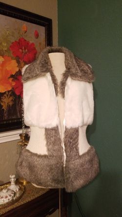 Pretty Angel faux fur vest size L
