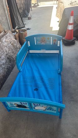 Toddler bed