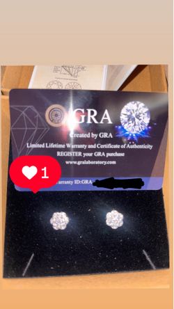 💎Sparkling Flower Cluster Stud Earrings – GRA Certified 💎 $140obo