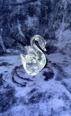 Art Glass Swan Paperweight Small Statue Figurine 