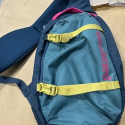 patagonia atom slingbag 8L