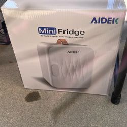 Aidek Mini Fridge