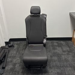 Middle Seat For Kia Carnival 2023-2024