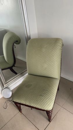 Accent chair