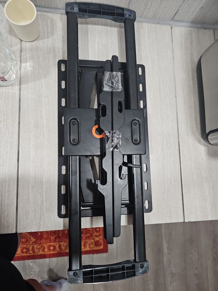 echogear Full Motion Tv Wall Mount For 37-70 Inch tv