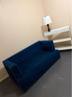 Sofa Mesa lanpara todo $55 perfecto para garage dela casa