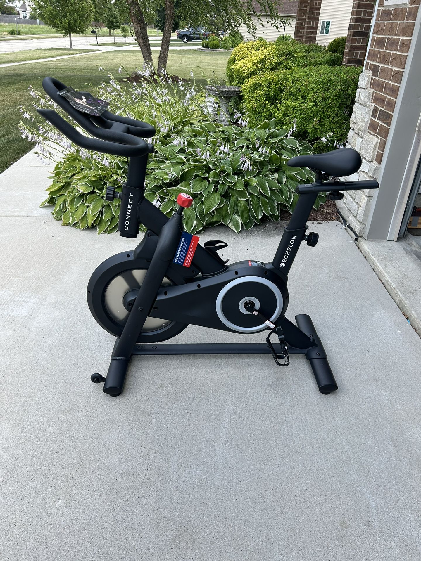 NEW ECHELON CONNECT X15 EXERCISE CYCLE