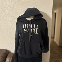 Hollister Meidum 