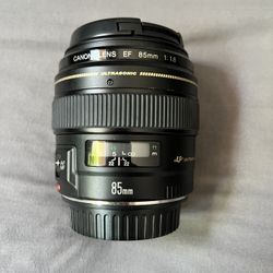Canon 85mm 1.8 Lens