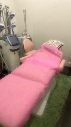 Professional Electric Medical Spa / Esthetician Treatment Chair – Pink