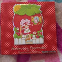 Strawberry Shortcake 🍰 Eyeshadow Palette 