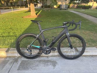 Trek Madone 9 Series ENVE Wheels 56cm Ultegra