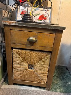 Small type with metal type top in very good shape