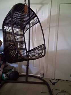 Hanging rattan chair