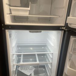 Brand new GE Fridge $425