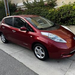 NISSAN LEAF ALL ELECTRIC