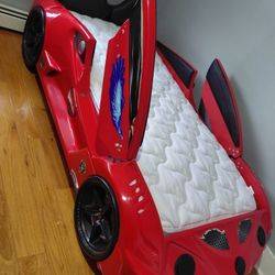 CAR BED with MATTRESS !!!!!!!!