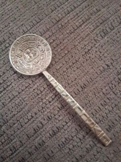 Mexican collector spoon Aztec calendar