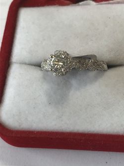 14 kt white gold engagement diamond ring