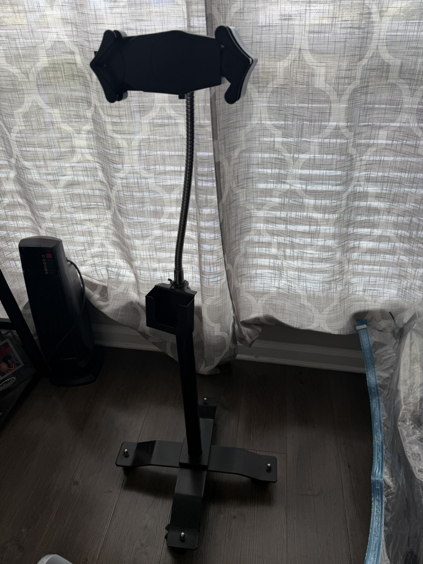 Black iPad Or Tablet Holder With Wheels 