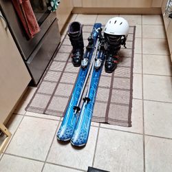 170cm Volki Skis Salomon Boots 27.5. Poles Helmet 