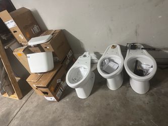 Toilet and tank