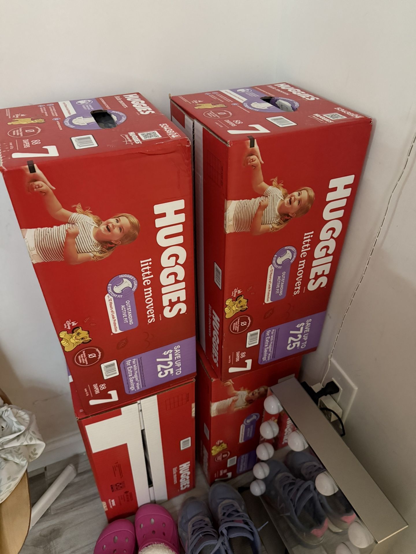Huggies Pampers Diapers 4 Boxes Size 7